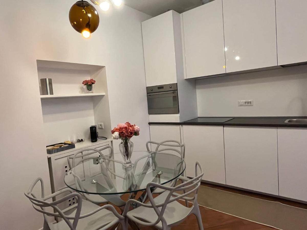 Casa Vercelli Delizioso Bilocale Moderno Nella Vecchia Milano Exterior photo